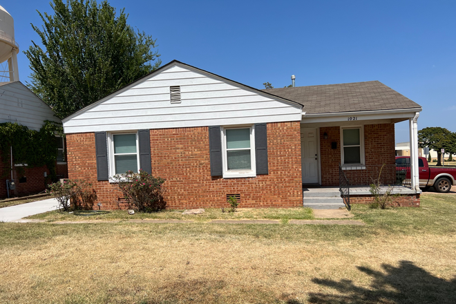 Photo - Walking distance to UCO House