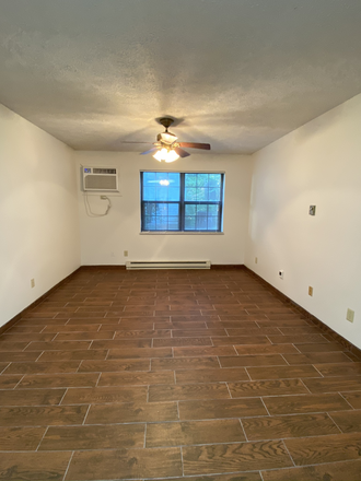 Living Room - 426 S Grant Street Apartments