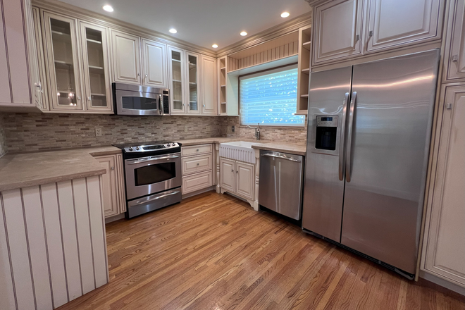 kitchen - Across from the law school side of campus 3 bed/ 2 bath House