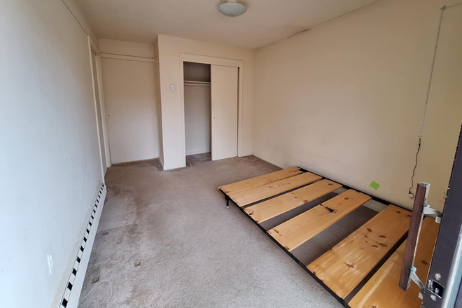 bedroom - Woodhaven Apartment