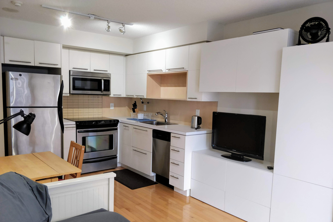 Kitchen - Amazing downtown Toronto FULLY furnished studio!