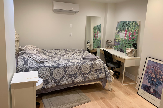 Bedroom 3 - Great location, close Georgetown law & John Hopkins SAIS