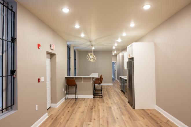 Living Room - OCP - Shared Roof Deck - Brand New Luxury 5 Bed 5 Bath Apartments