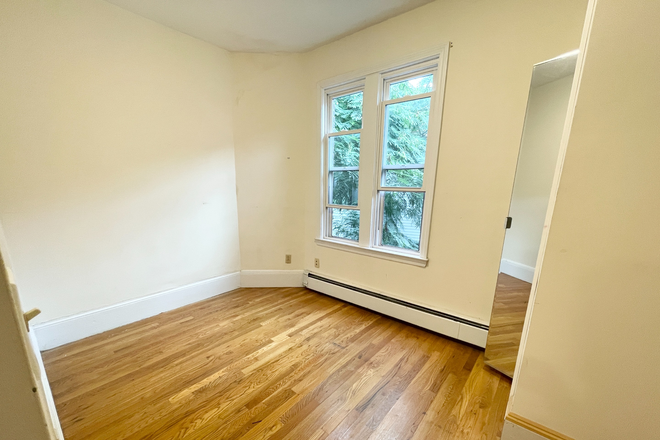 Bedroom - Remarkable 4 bed 2 bath in South End! House