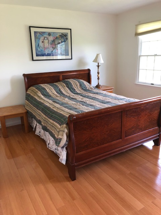 bedroom - Furnished room for female-Barrington Dr-Princeton Junction House