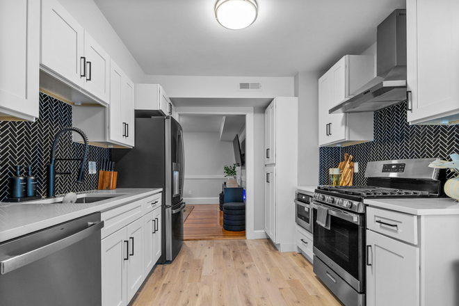 Call NOW for showings! 617-236-8600 - DICKSON ST - *NO FEE* HUGE 2 FLR 7BR BY TUFTS FOR *6/1/2027* W/ 3 BATH, DECK, W/D IN UNIT, YARD, A/C Apartments