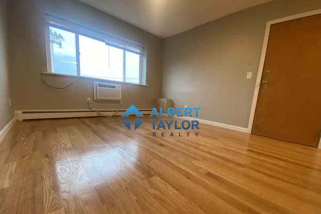Living Area - HEAT AND HOT WATER INCLUDED - 2Bed/1Bath - Gorgeous