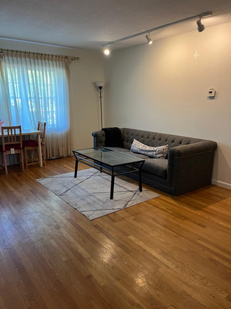 living room - 2 bedrooms in a 3BR condo in Brighton