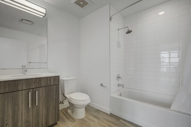 Bathroom - Union 9Seventy Apartments, Room next to campus