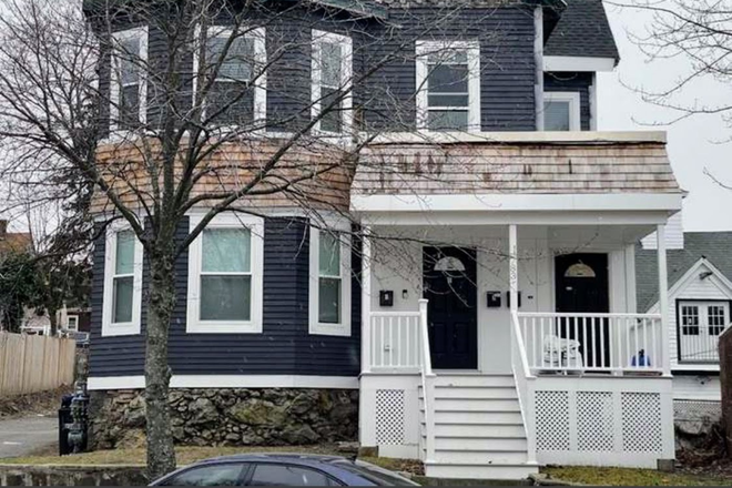 Street View - Off-Camus Condo - Great Access to Universities + Red Line