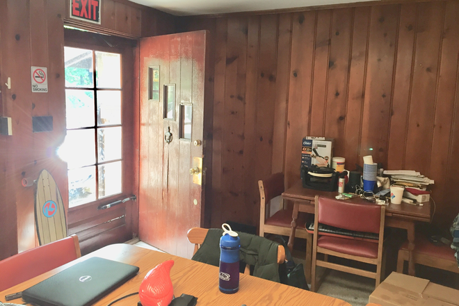 Interior - 230 LITTLETON STREET NEW LISTING ONE BEDROOM  FULLY FURNISHED 3 BLOCKS FROM CAMPUS Apartments