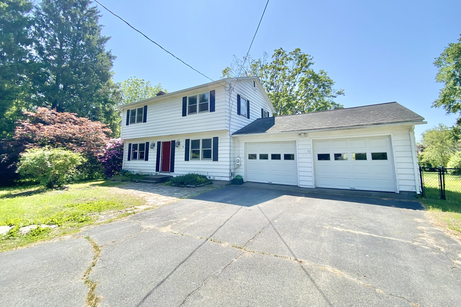 Exterior - 73 Rocky Hill Road House