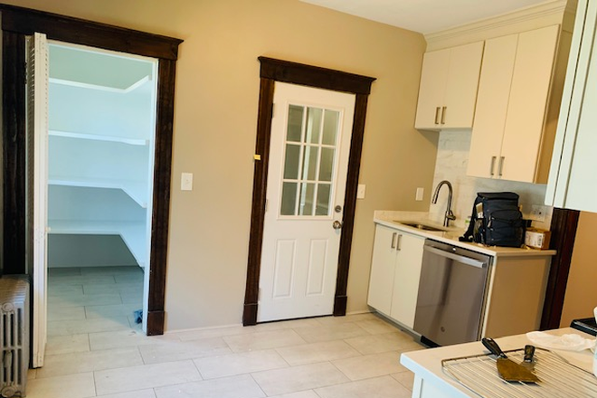 1 - SEPT 2026 | Fantastic Allston 3 Bed, 1 Bath | Full Updated Kitchen | 2 Parking Spots Included Condo