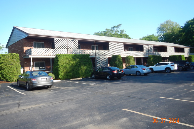 Sea Pines Condo's - 15 minutes to URI main campus