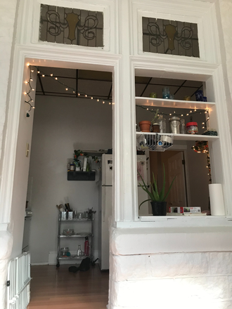 Kitchen - 4003 Pine Street Apartments