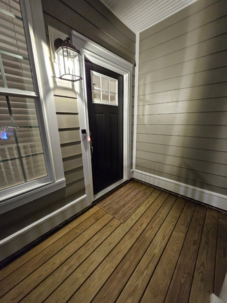Porch with Ring bell - From 01/2025- 2 Rooms or 2nd Floor nearby Trader Joe's, Starbucks, WalMart and More (Females Townhome