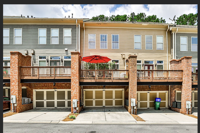 Garage entrance - 1bd/1bath unit in a gated community close to Emory Point (with parking and pool access) Townhome
