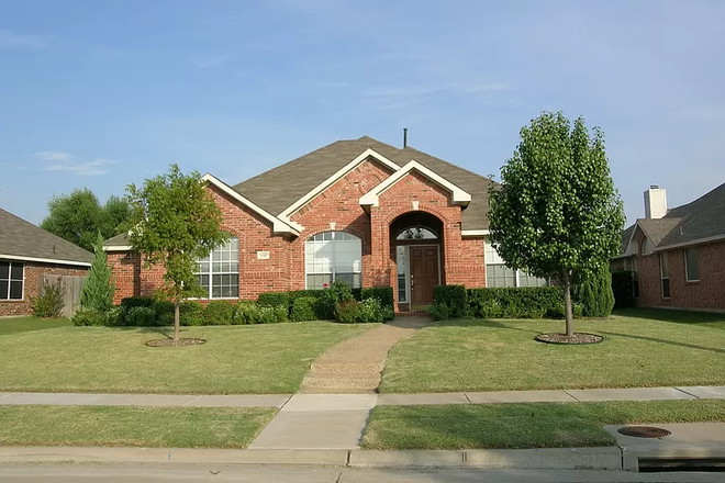 outside view - 3 Bed 2 Bath Off Campus House