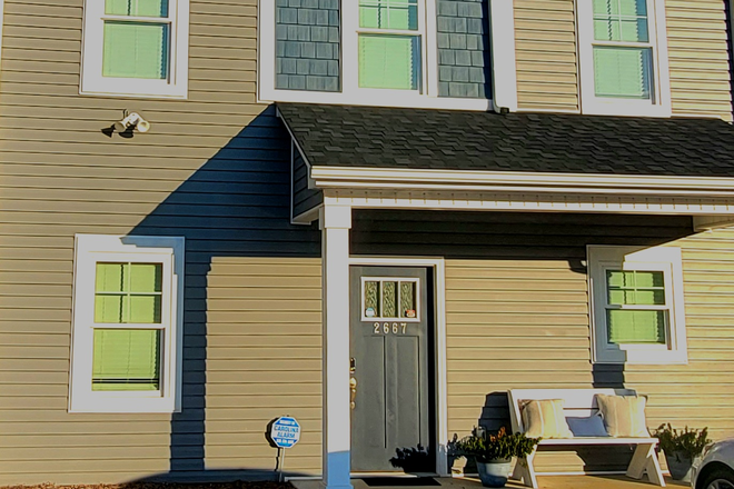 Outside street view - Charlton Farms Luxury Student Homes