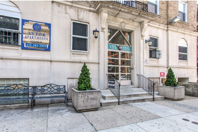 Photo - University City Associates Apartments