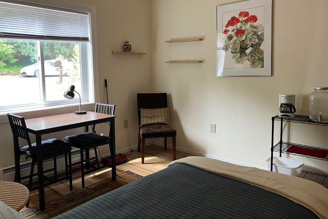 Bed with small living space - Cozy Studio-Furnished
