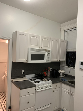 living - 1 BED ON HEMENWAY, HEAT/HOT WATER INCLUDED! NO BROKER FEE, 9/1/26!