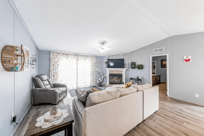 Living Room - Room for rent, countryside oasis with stocked pond, livestock opportunities House