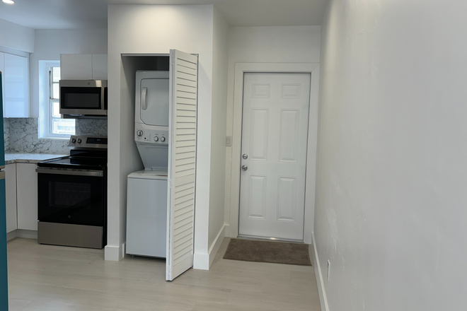 Laundry - Totally renovated Duplex walking distance to Coconut Grove Metro Station Duplex