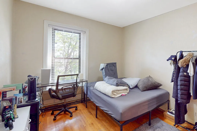 Bedroom - Apartment Close to Campus