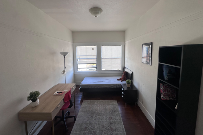 Bedroom - Near NorthBrkly BART + Walk to everywhere.