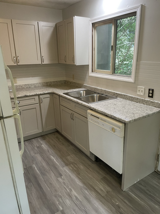 Brand New Kitchen in 2023 - 4 Bedroom House - Quiet Neighborhood