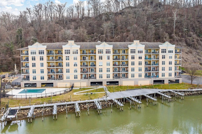River View - River View Apartment, 2 bedrooms available