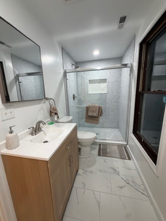 Bath - Spacious student housing. Quiet area an luxury living House