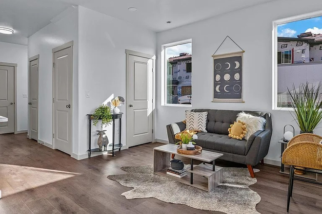 Living Room - Brand-New 4BR Townhome - May Leasing - Close to CMU