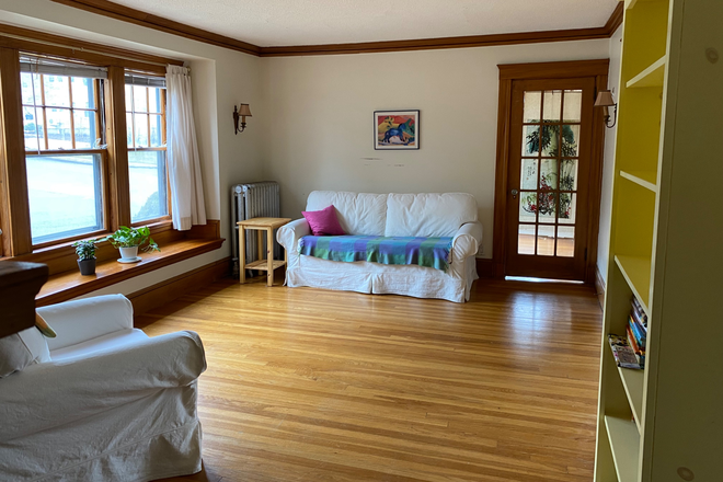 Living room - Furnished bedroom + bonus sunroom in shared apt