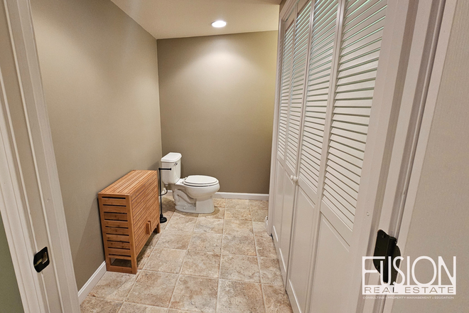 Bathroom 1 - Spacious 4BR Home in Colchester!