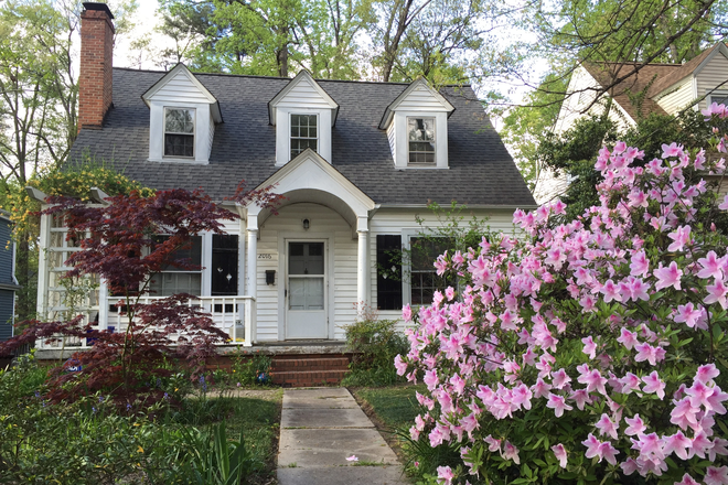  - $900- 2 bedrooms with private bath Near Duke and Hospital May 15-Aug.31