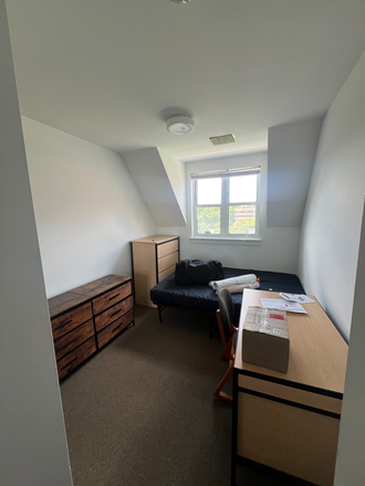 Bedroom - South Campus Commons 5 Lease Transfer starting January/February - 4bed/2bath apartment