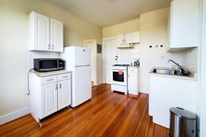 Kitchen - Charming Studio in Prime Cambridge Location – Available 9/1