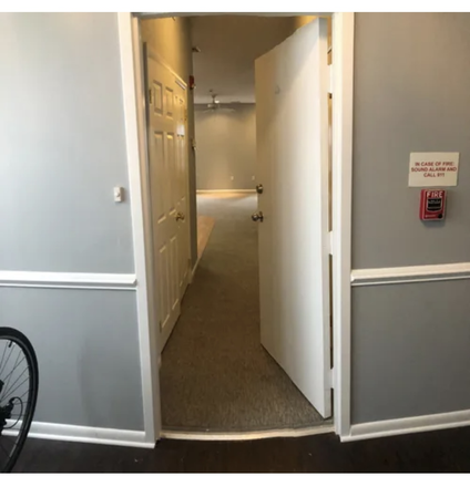 Entrance - 3 Bedroom Apartment. 5 minute walk to campus