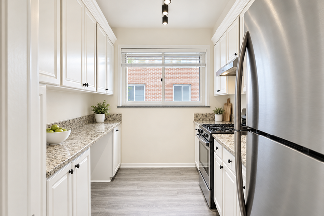 Kitchen - $2,150 / RARE- (2) Bedroom - Chevy Chase, D.C/incl. util. (A/C) - by American Univ. Condo