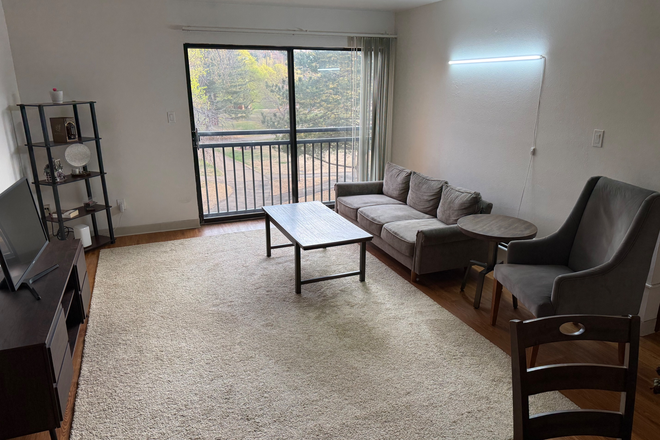 Living room - Private Room in Newton Court (Graduate Housing)