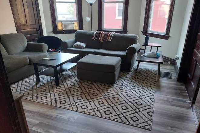 1st floor living room - XU College House Realty 6 Bed House or 4 Bed, & 2 Bed Units Available