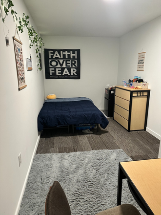 Bedroom - South Campus Commons 4 Apartments