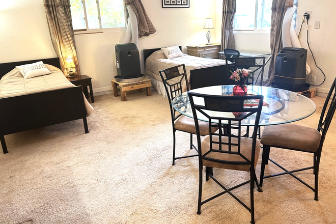 Dining area - Big garage apartment 500 ft.² sharing for two student or you can rent it by yourself plus private ro