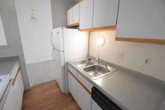 810 20th #302 - 810 20th St. (2BR/1.5 BA) Apartments