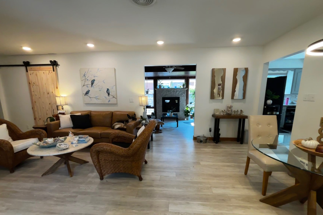 living room - Furnished, remodeled 1-Level Home Walking Distance to UIHC and campus w/ large fenced