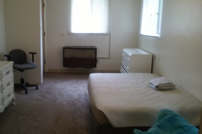 Bedroom - Cute room on the hill close to CU campus (University Hill) Apartments