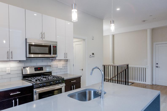 Call NOW for showings! 617-236-8600 - NEWCOMB ST - *NO FEE* LUXE 3BR AVAIL *9/1/2026* W/ IN UNIT LNDRY, 2 BATHS, A/C, HGH CEILINGS, DW! Apartments