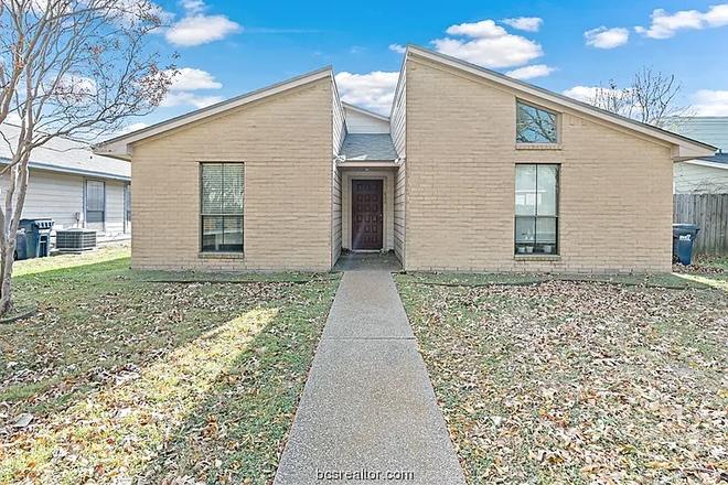 street view - 3 bed/ 2 bath house, right by a park, close to campus